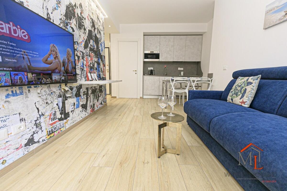 Apartment Glicine House Aquarium By Ml White House